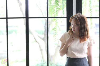 Asyalı kız moda elbise