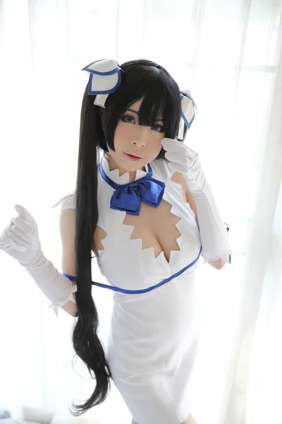 Hestia Cosplay retrato menina em tema branco — Fotografia de Stock