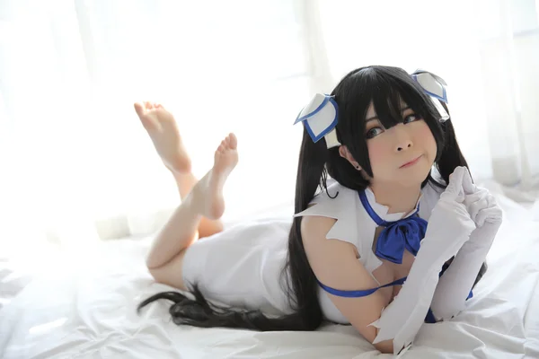 Hestia Cosplay retrato menina em tema branco — Fotografia de Stock