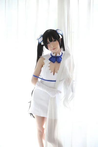 Hestia Cosplay retrato chica en blanco tema — Foto de Stock