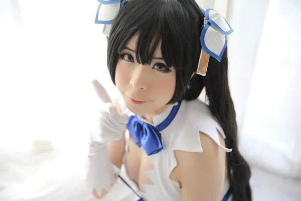 Hestia Cosplay retrato menina em tema branco — Fotografia de Stock