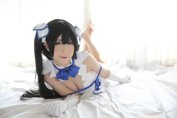 Hestia Cosplay portret dziewczyny w bieli — Zdjęcie stockowe