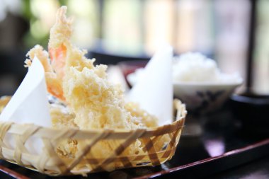 Kızarmış tempura karides Japon tarzı