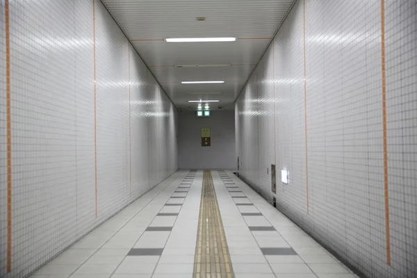 Camino a pie en metro japonés — Foto de Stock