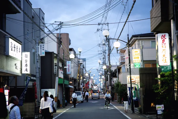 교토, 일본 2016 년 6 월 1 일: 밤 교토 거리, 푸쉬 하는 방법 — 스톡 사진