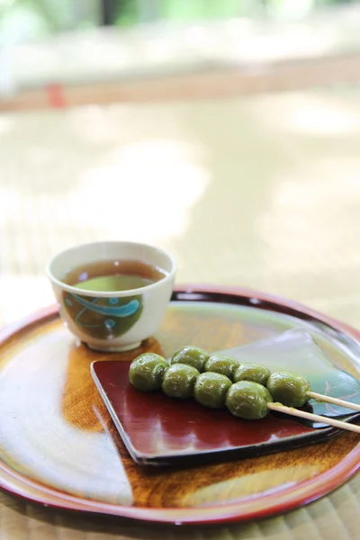 Japonský dezert matcha dango — Stock fotografie