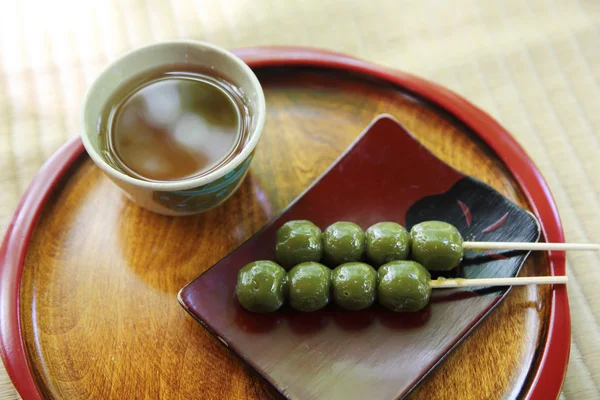 Japansk dessert matcha dango — Stockfoto