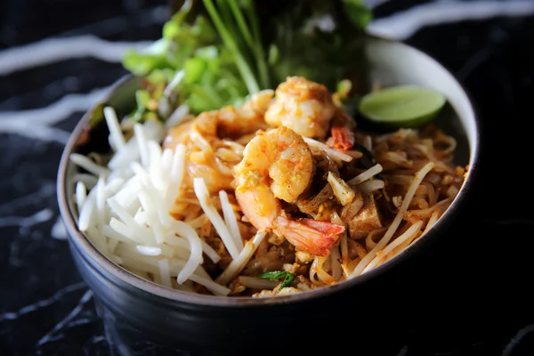 Shrimps Pad Thai Thai food noodles — Stock Photo, Image