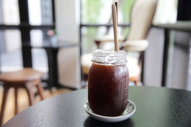 Sıcak Americano, siyah kahve