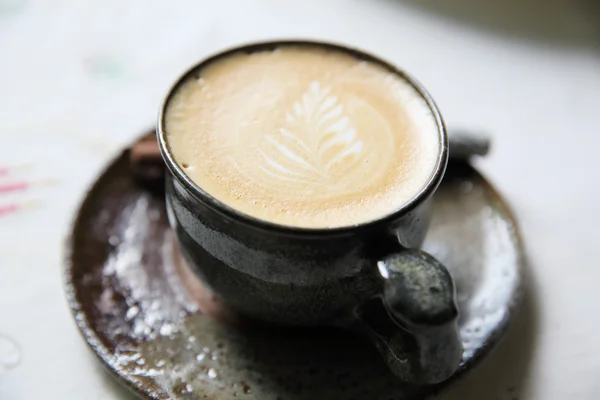 Cappuccino káva na bílém pozadí — Stock fotografie