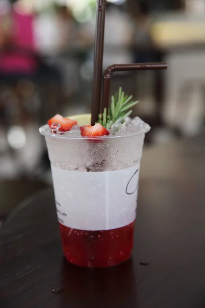 Strawberry soda i närbild — Stockfoto