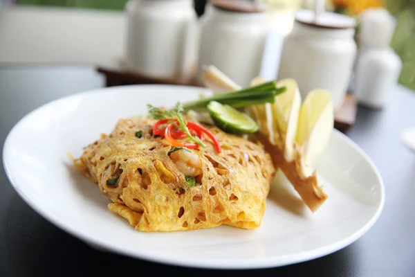 Tay gıda padthai kızarmış noodle ile karides — Stok fotoğraf