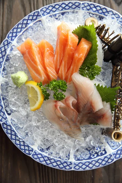 Lazac és vörös sügér sashimi japán élelmiszer — Stock Fotó