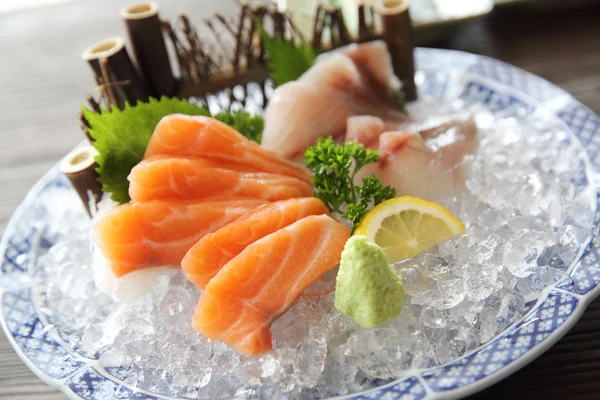 Salmão e salmão vermelho sashimi comida japonesa — Fotografia de Stock
