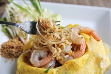 Tay gıda padthai kızarmış noodle ile karides