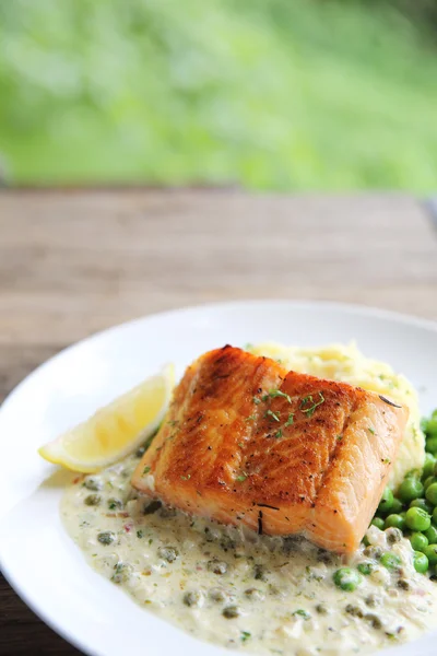 Grilled baked Salmon with potato and beans — Stock Photo, Image