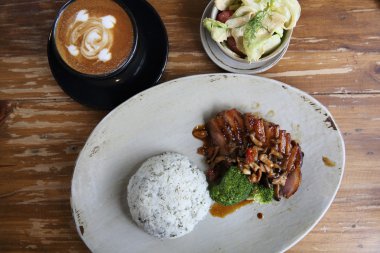 pilavlı tavuk teriyaki
