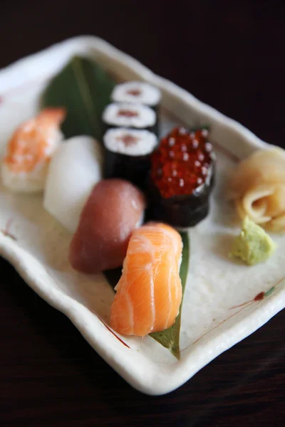 Amesteca sushi mancare japoneza — Fotografie, imagine de stoc