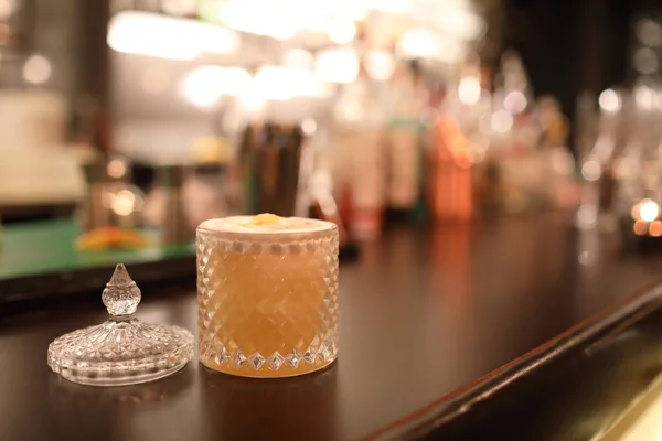 Cocktails Gläsern Auf Der Theke Restaurant — Stockfoto
