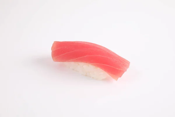 Atún Sushi Comida Japonesa Aislada Fondo Blanco — Foto de Stock