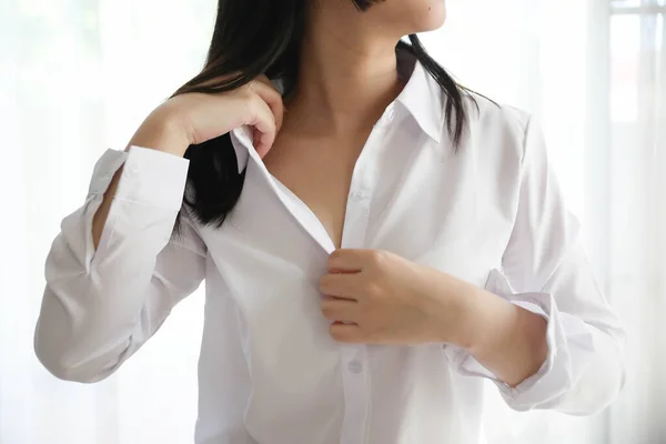 Portret Mooi Aziatisch Meisje Lichaam Dressing Witte Kamer — Stockfoto