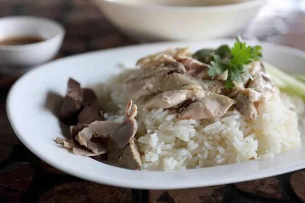 Cuisine Thaïlandaise Poulet Cuit Vapeur Gastronomique Avec Riz Fond Bois — Photo