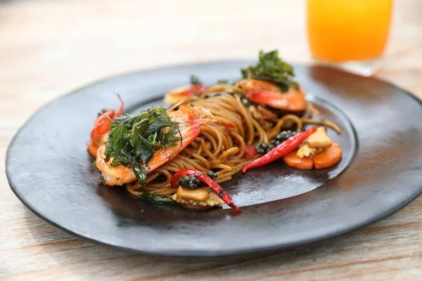 Spagetti Fűszeres Garnélarák Thai Fúziós Ételek — Stock Fotó