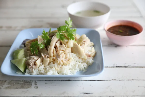 Comida Tailandesa Gourmet Pollo Vapor Con Arroz Fondo Madera —  Fotos de Stock