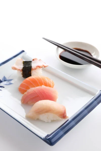 Sushi Mix Japansk Mat Sushi Lax Tonfisk Bläckfisk Och Havsabborre — Stockfoto