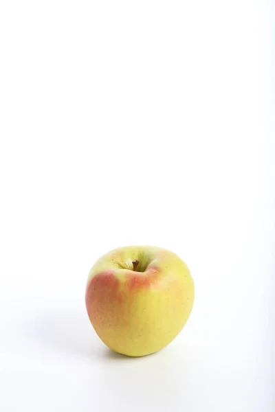 Červené Žluté Jablko Izolované Bílém Pozadí — Stock fotografie