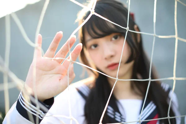 Retrato Asiático Japonês Menina Ensino Médio Uniforme Olhando Com Redes — Fotografia de Stock