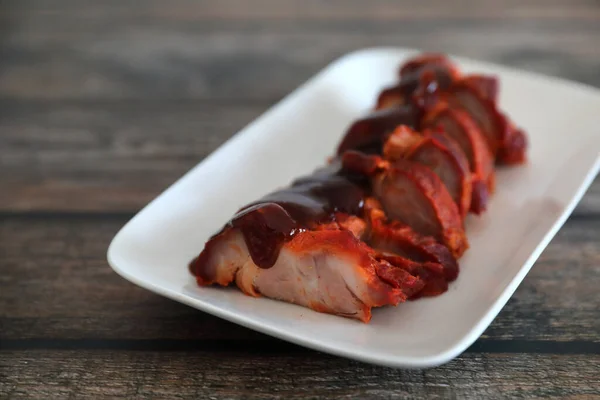 Gebratenes Schweinefleisch Thailändische Gerichte Mit Roter Sauce Auf Holz Hintergrund — Stockfoto