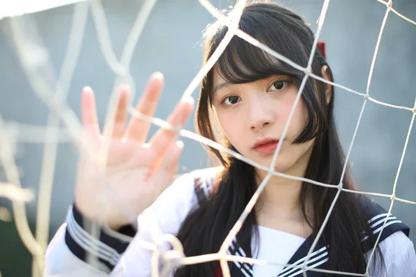 Retrato Asiático Japonês Menina Ensino Médio Uniforme Olhando Com Redes — Fotografia de Stock