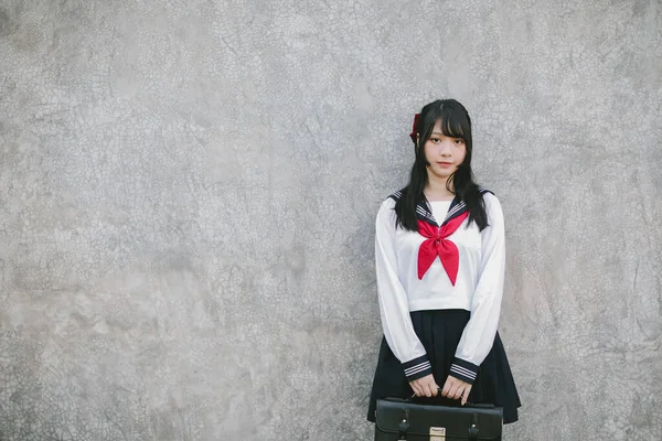 Retrato Colegiala Asiática Con Fondo Gris — Foto de Stock