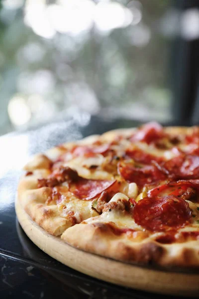 Pepperoni Pizza Close — Stock Photo, Image
