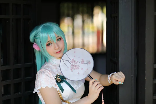 Japan Anime Cosplay Porträtt Flicka Med Kinesiska Klänning Kostym Kinesiska — Stockfoto