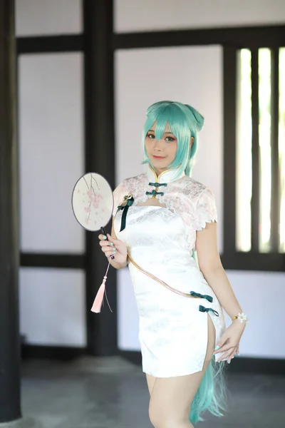 Japan Anime Cosplay Porträtt Flicka Med Kinesiska Klänning Kostym Kinesiska — Stockfoto