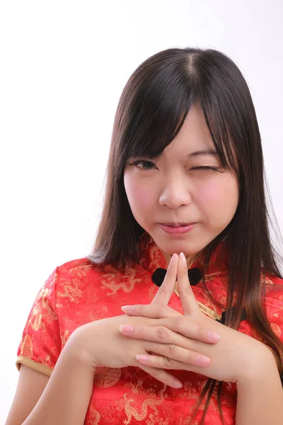 Schoonheid Vrouw Dragen Rode Cheongsam Kijken Glimlachen Chinees Nieuwjaar — Stockfoto