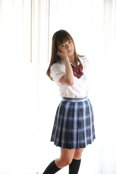 Retrato Japonés Escuela Chica Uniforme Blanco Tono Cama Habitación — Foto de Stock