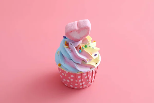 Barevné Cupcake Izolované Růžovém Pozadí — Stock fotografie