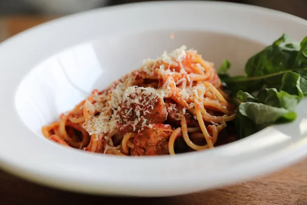 Spaghetti Bolognese Italian Sausage Tomato Sauce Parmesan Cheese Basil — Stock Photo, Image