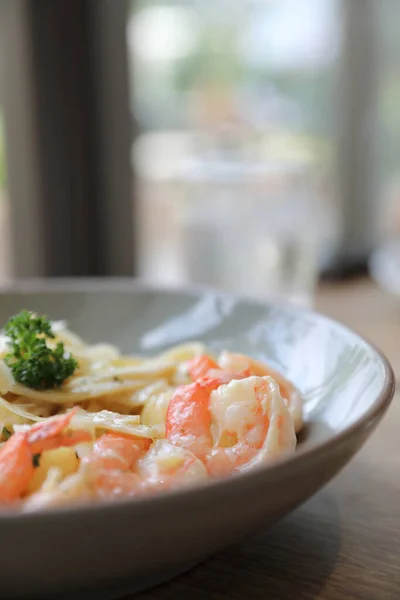 Espaguetis Fettucini Salsa Crema Con Camarones Comida Italiana — Foto de Stock