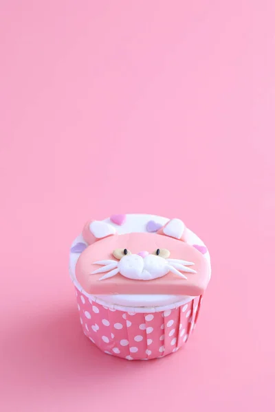 Cupcake Geïsoleerd Roze Achtergrond — Stockfoto