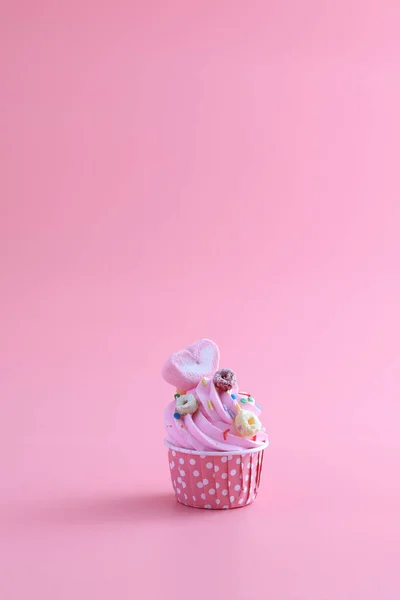 Cupcake Izolované Růžovém Pozadí — Stock fotografie