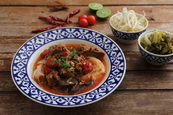 Lokale Noordelijke Thai Voedsel Rijst Noedels Met Varkensvlees Pittige Soep — Stockfoto