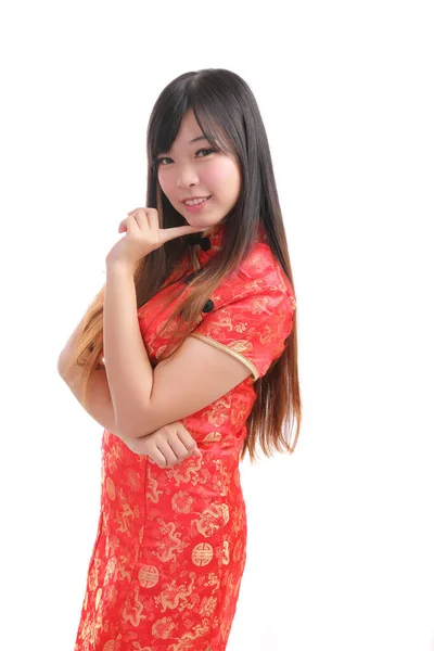 Mulher Beleza Usar Cheongsam Vermelho Olhando Sorrir Ano Novo Chinês — Fotografia de Stock