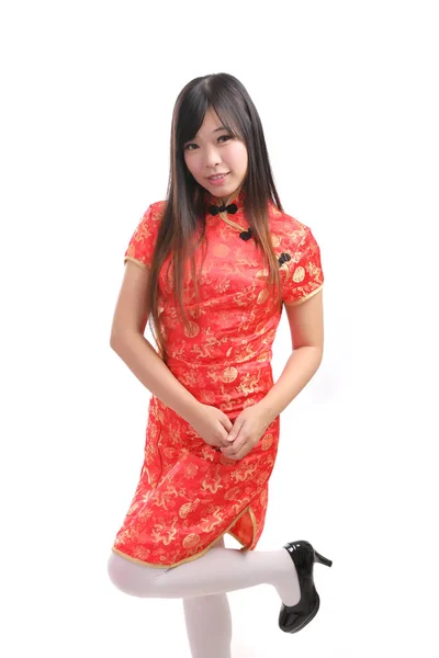 Schönheit Frau Trägt Rotes Cheongsam Suchen Und Lächeln Chinesischen Neujahr — Stockfoto