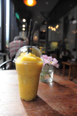 frappe mango suyu