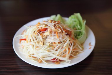 Yeşil papaya salatası