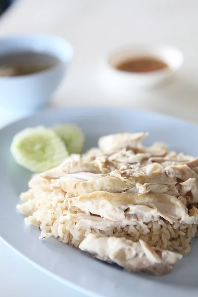 Comida tailandesa gourmet pollo al vapor con arroz, khao mun kai en wo —  Fotos de Stock